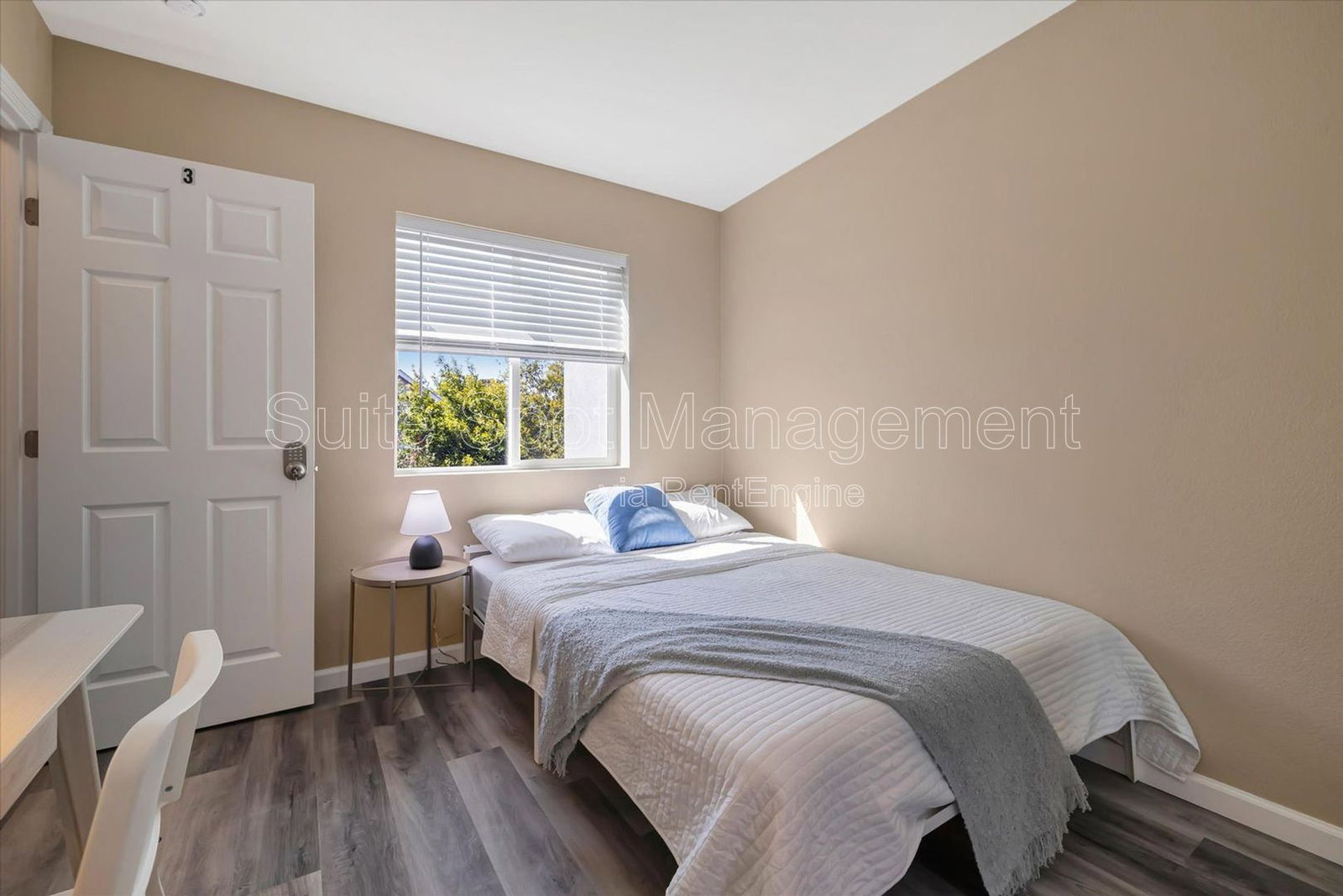 Gallery Image 0