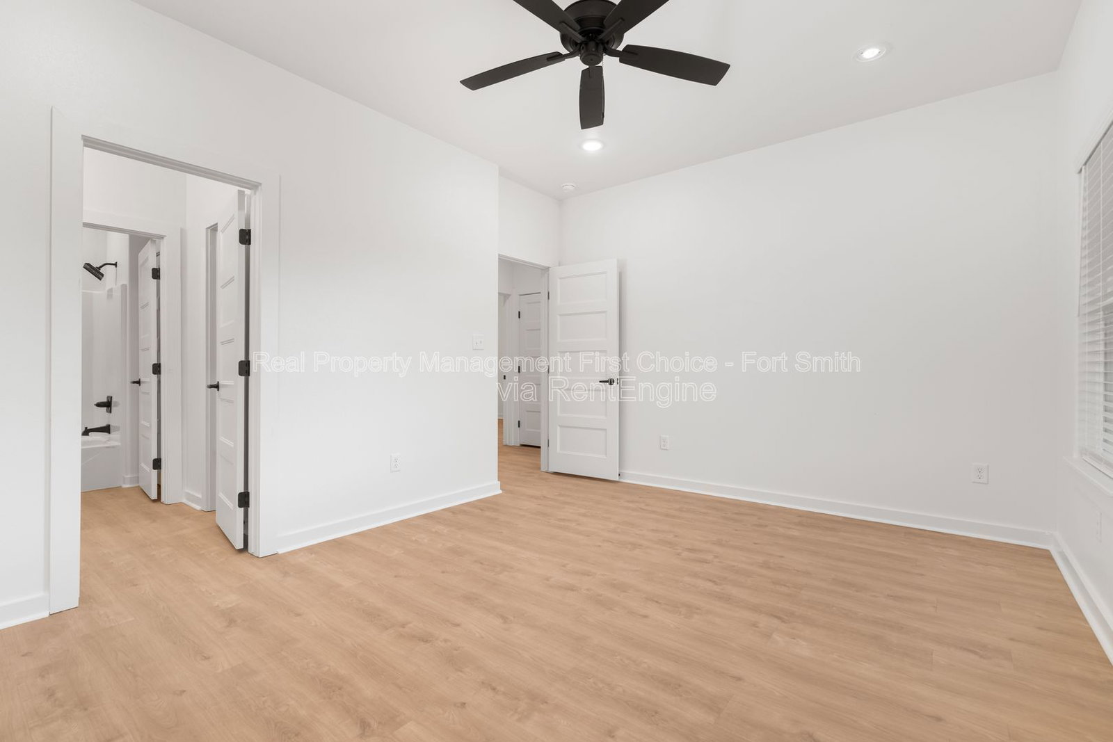 Gallery Image 16