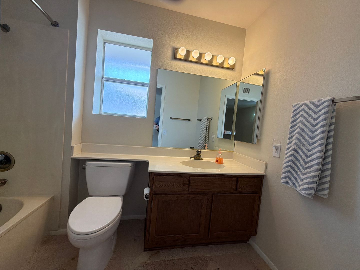 Gallery Image 13