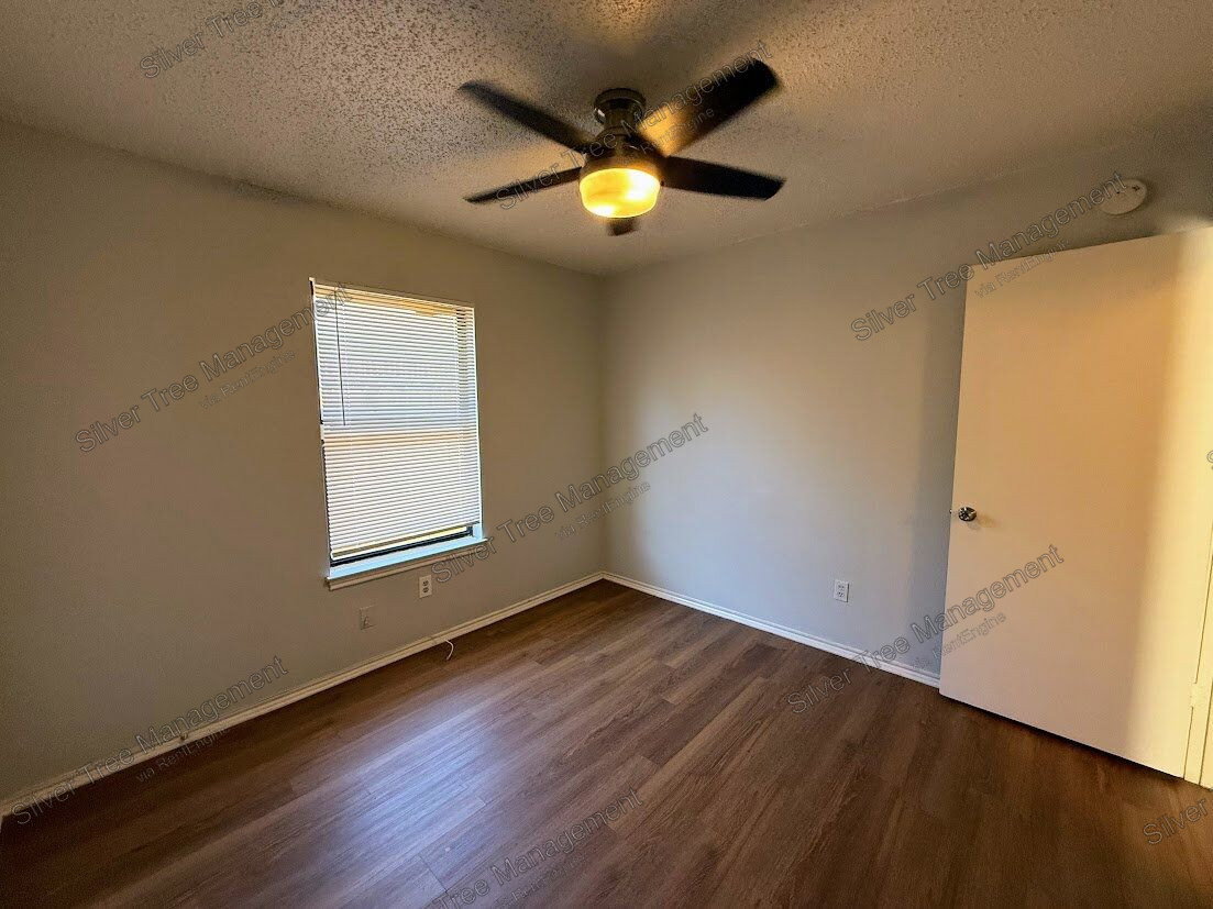 Gallery Image 16