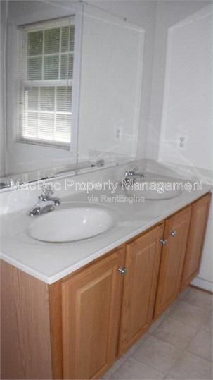 Gallery Image 32