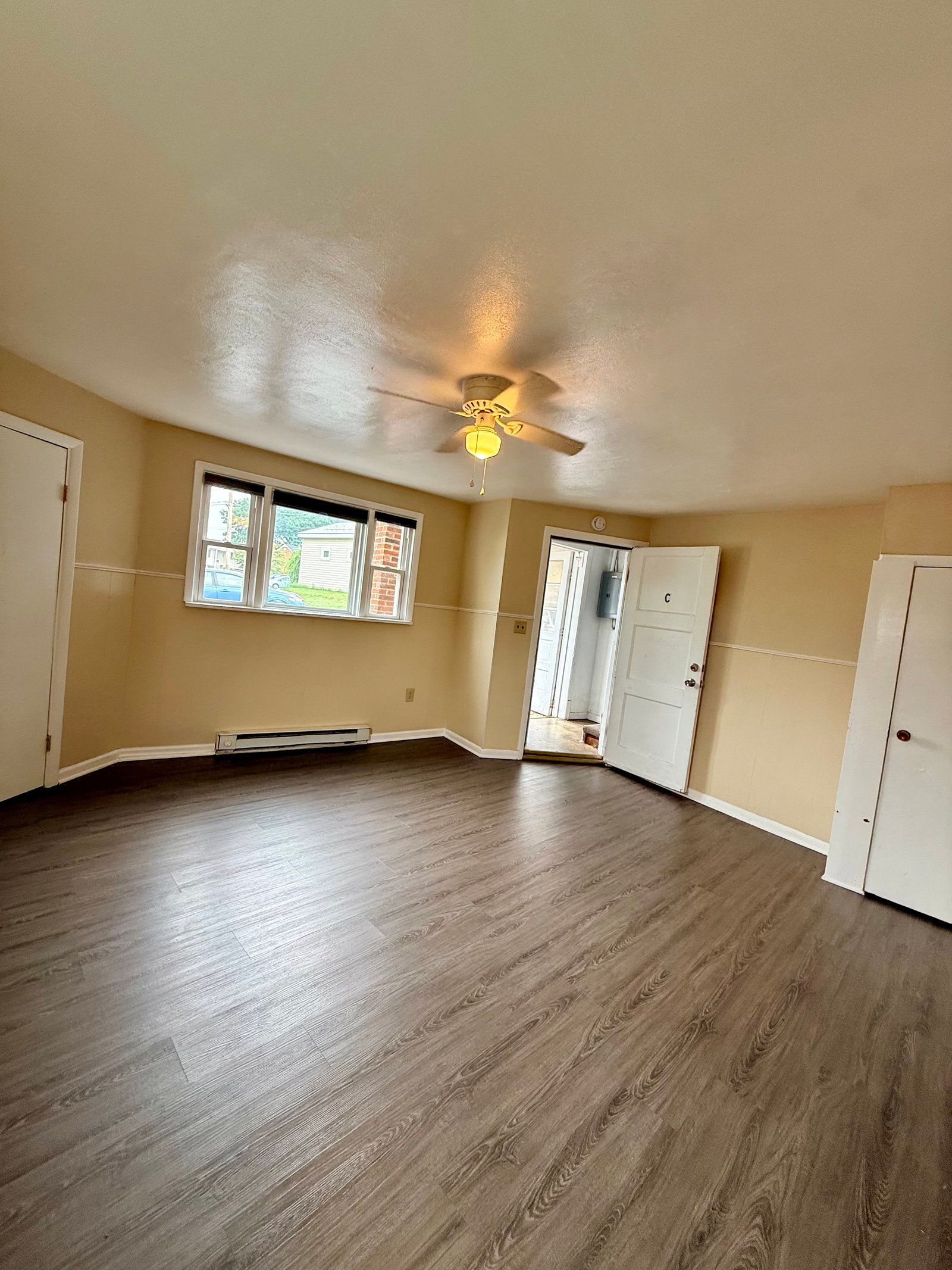 Gallery Image 0