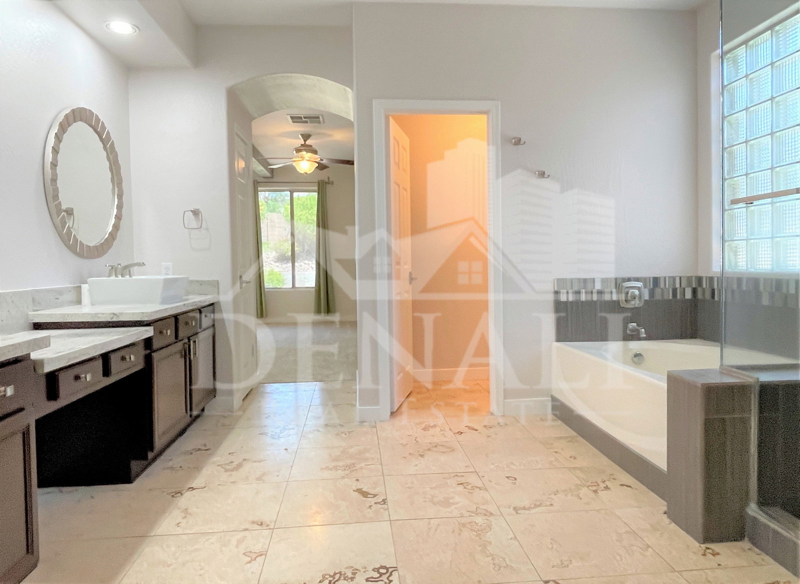 Gallery Image 17