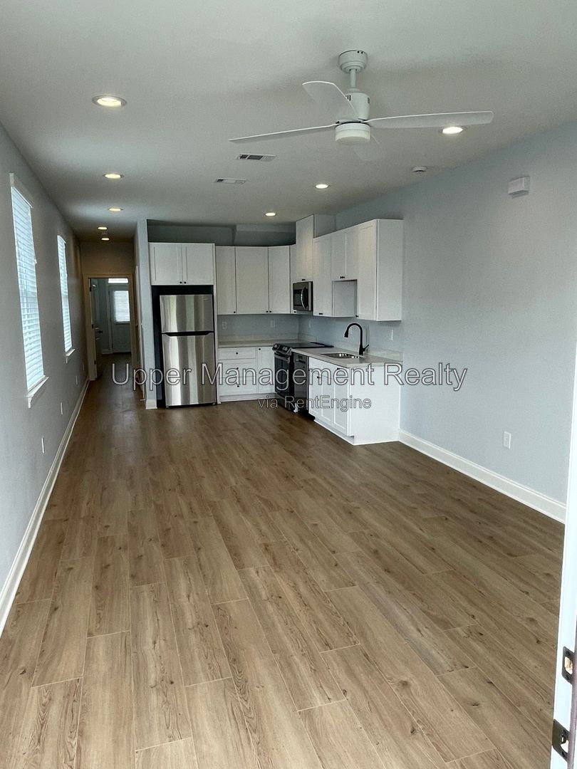 Gallery Image 0