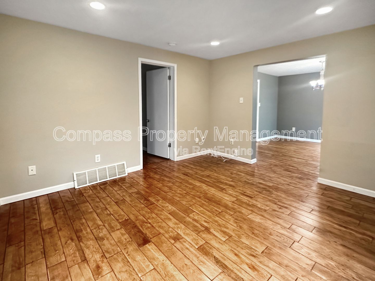 Gallery Image 0