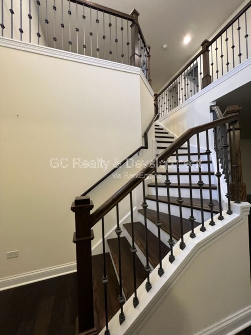 Gallery Image 18