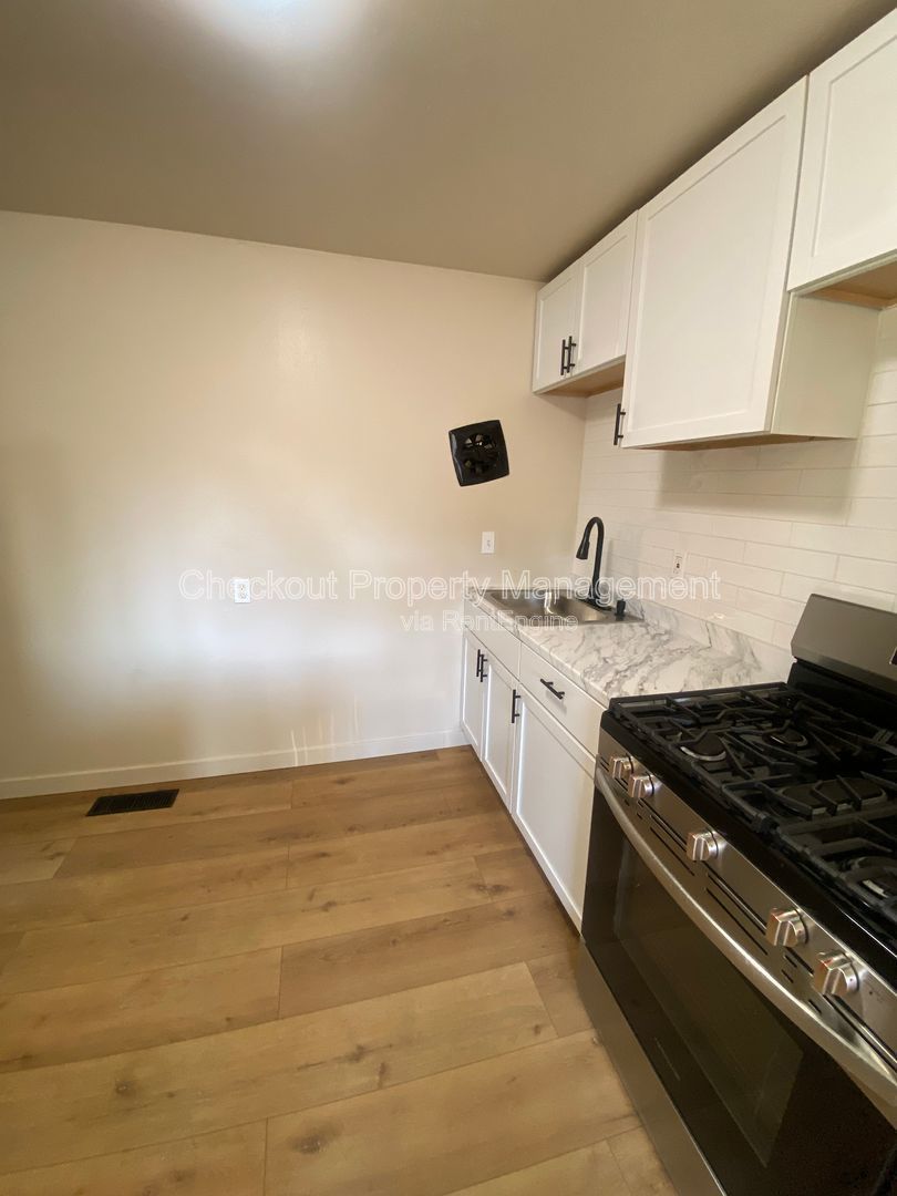 Gallery Image 0