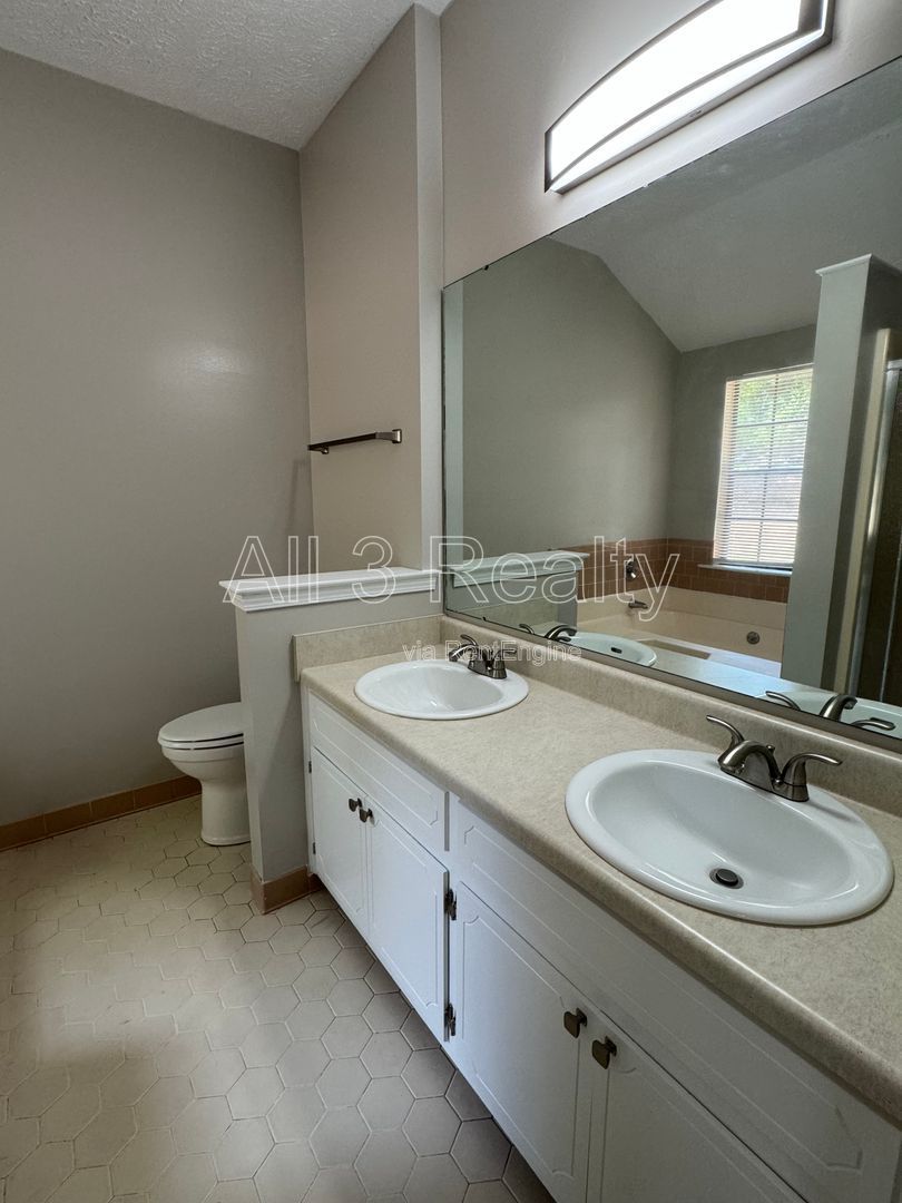 Gallery Image 19