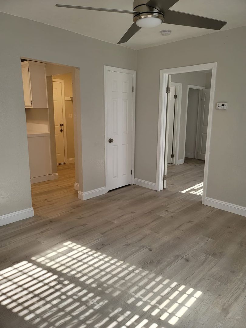 Gallery Image 0