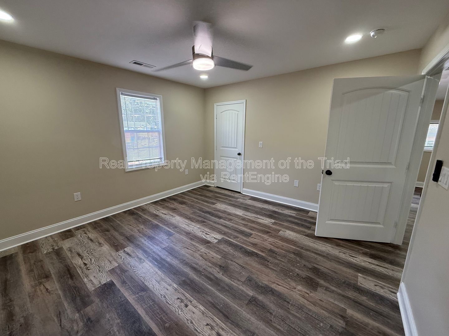 Gallery Image 19
