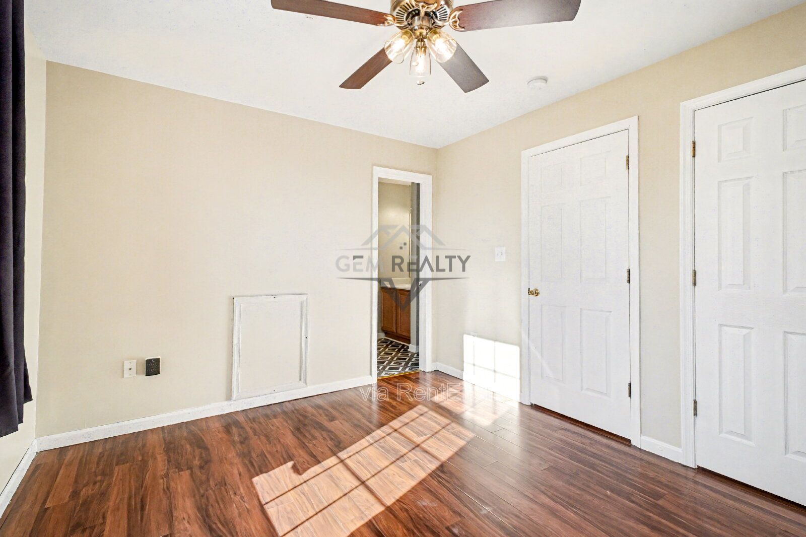Gallery Image 16