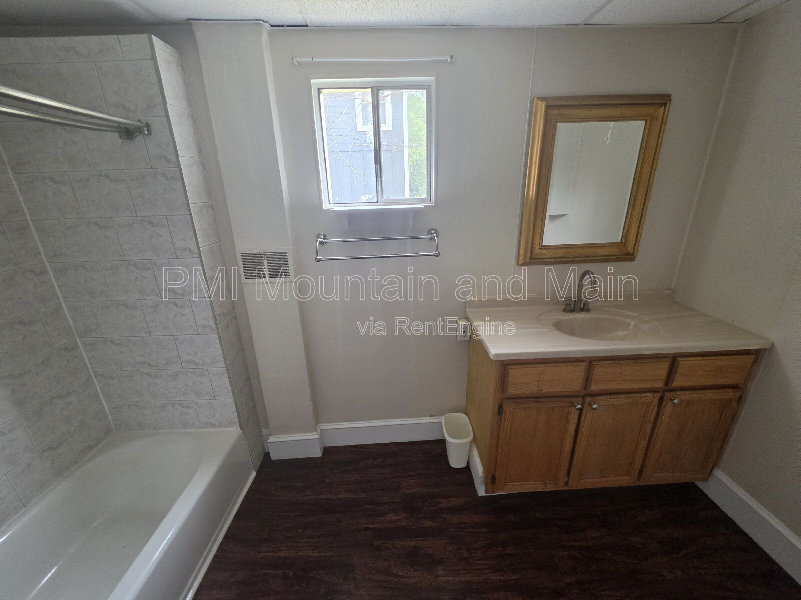 Gallery Image 16