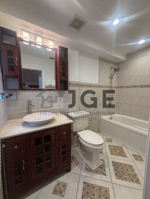 Gallery Image 0