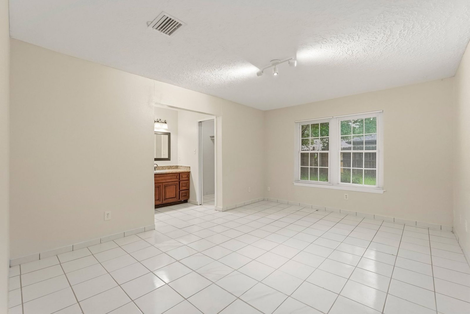 Gallery Image 20