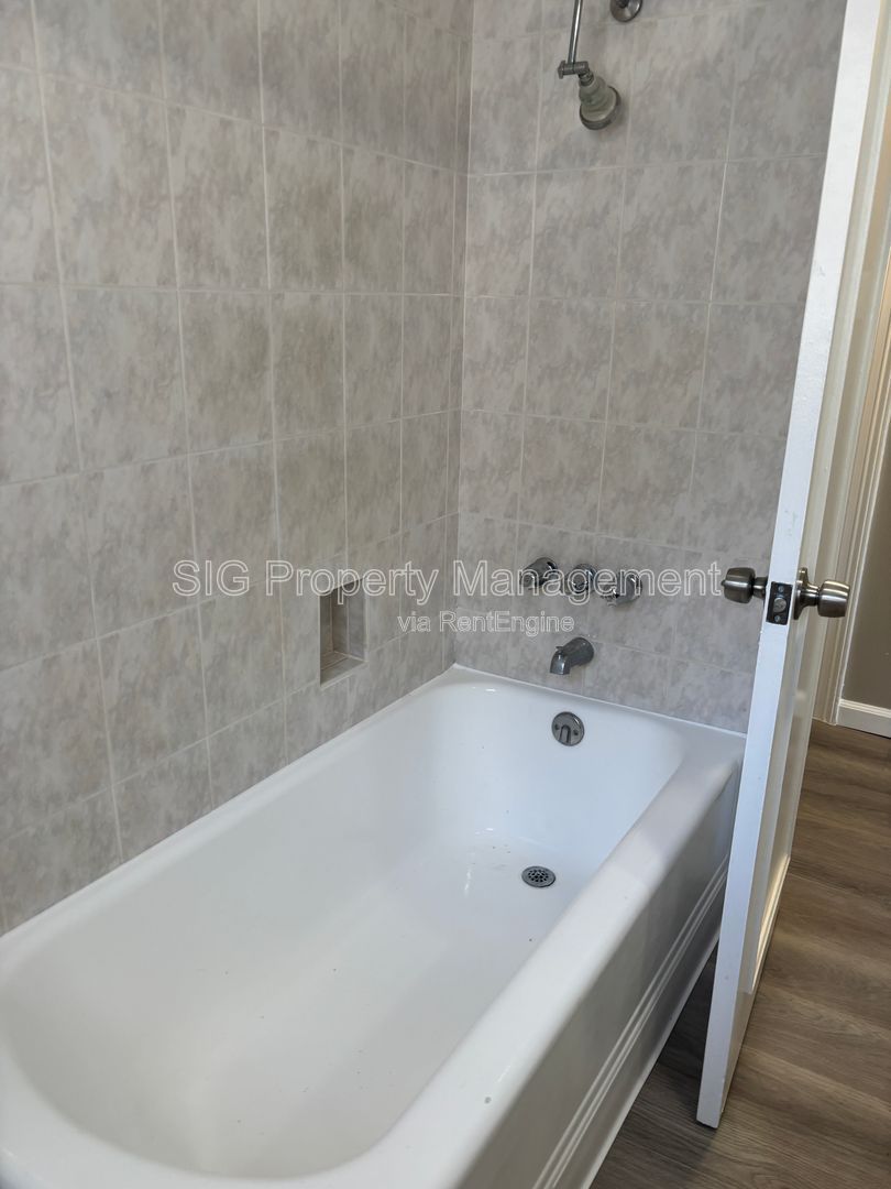 Gallery Image 14