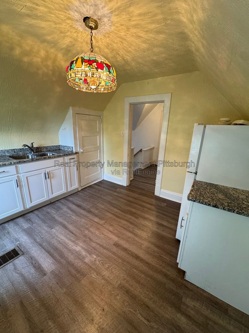 Gallery Image 0