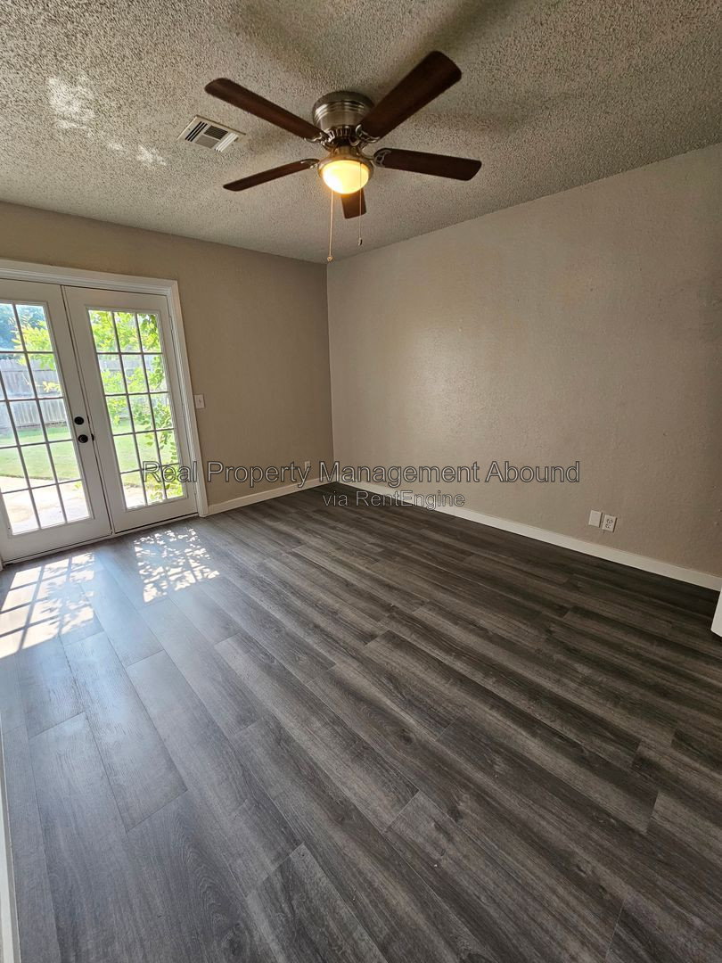 Gallery Image 16