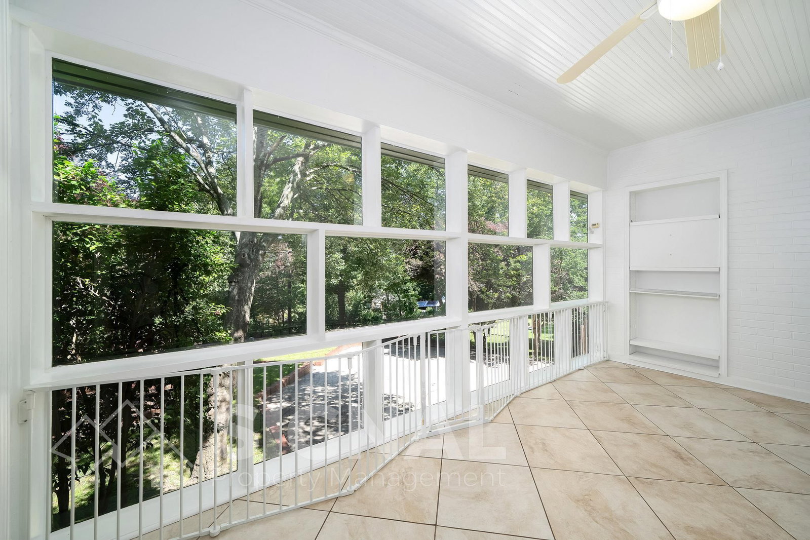 Gallery Image 13