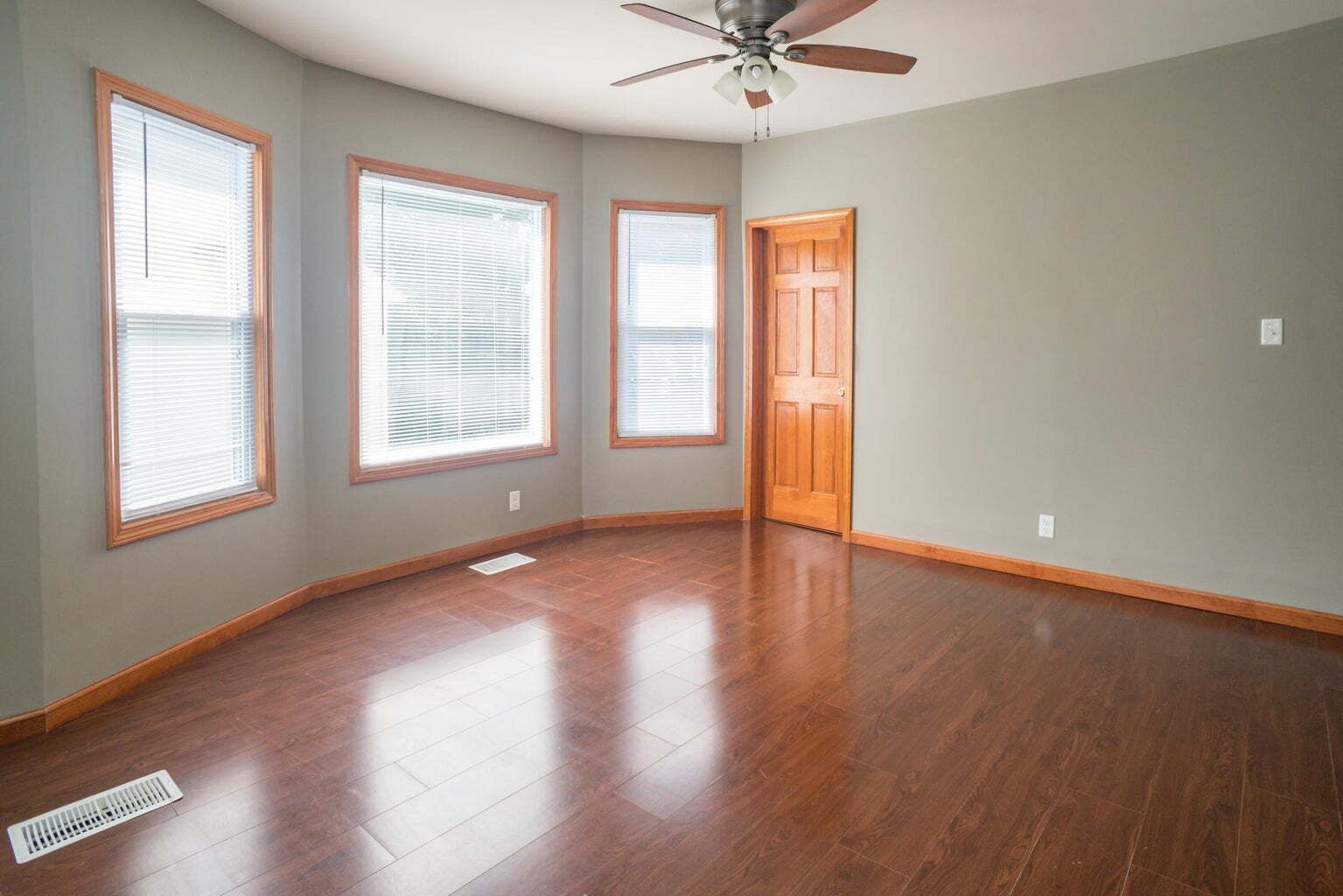 Gallery Image 0