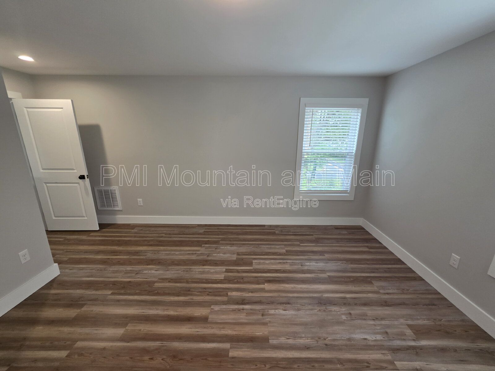 Gallery Image 33