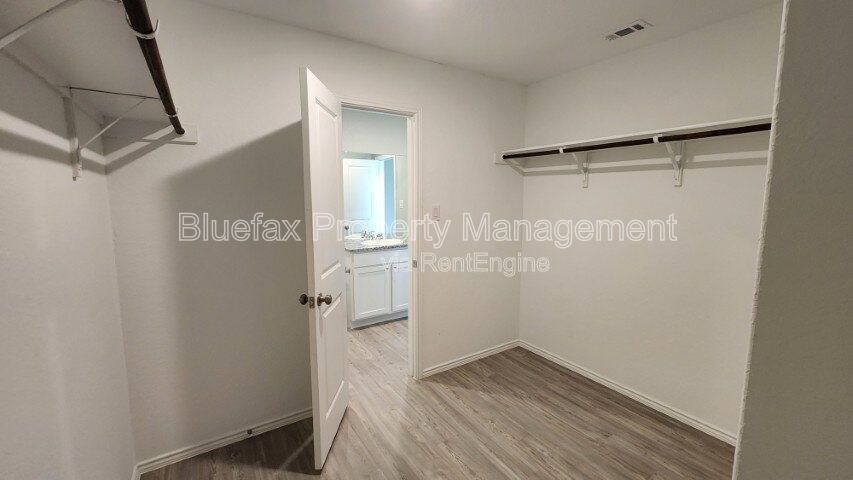 Gallery Image 23