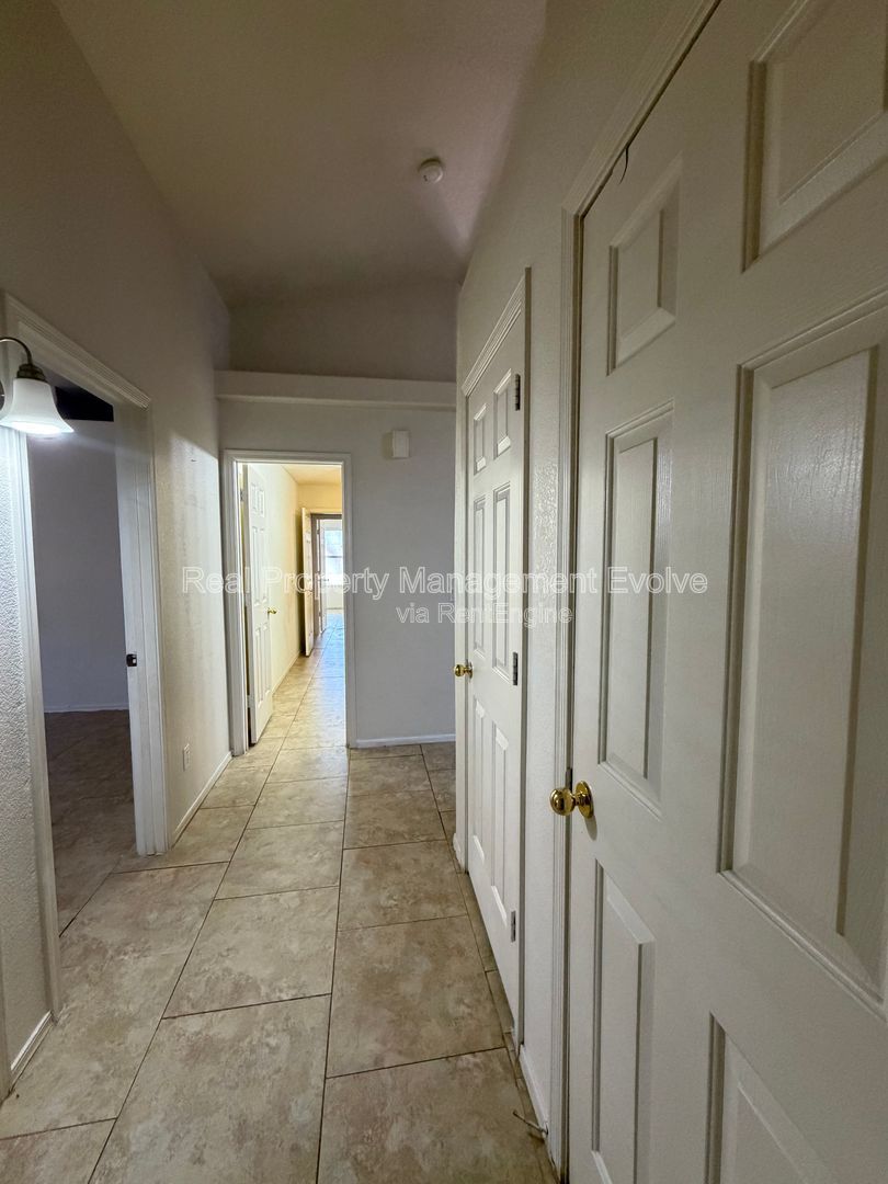 Gallery Image 17