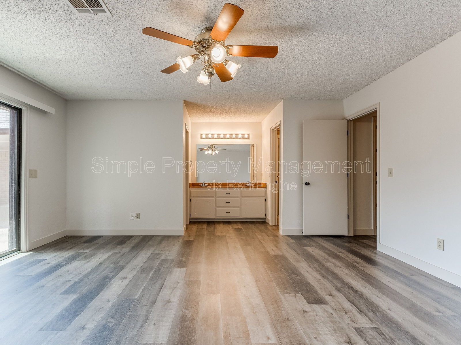 Gallery Image 16