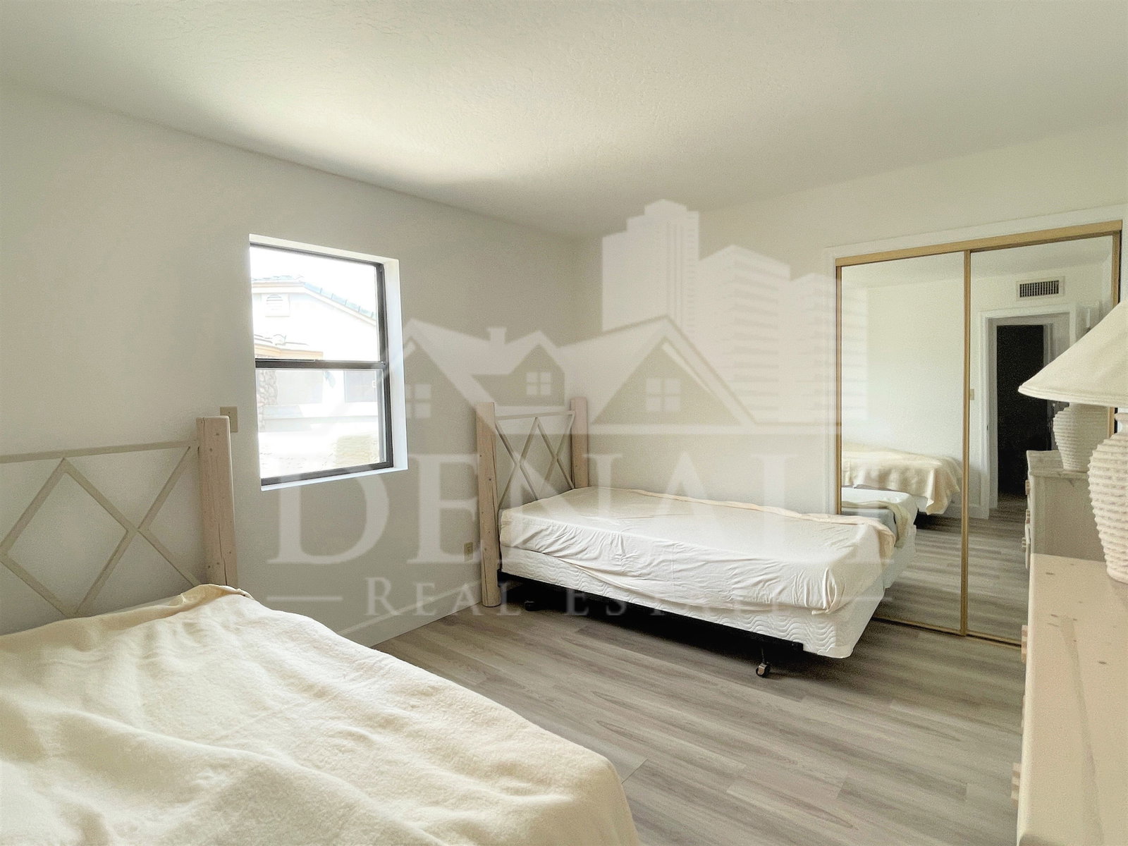 Gallery Image 25