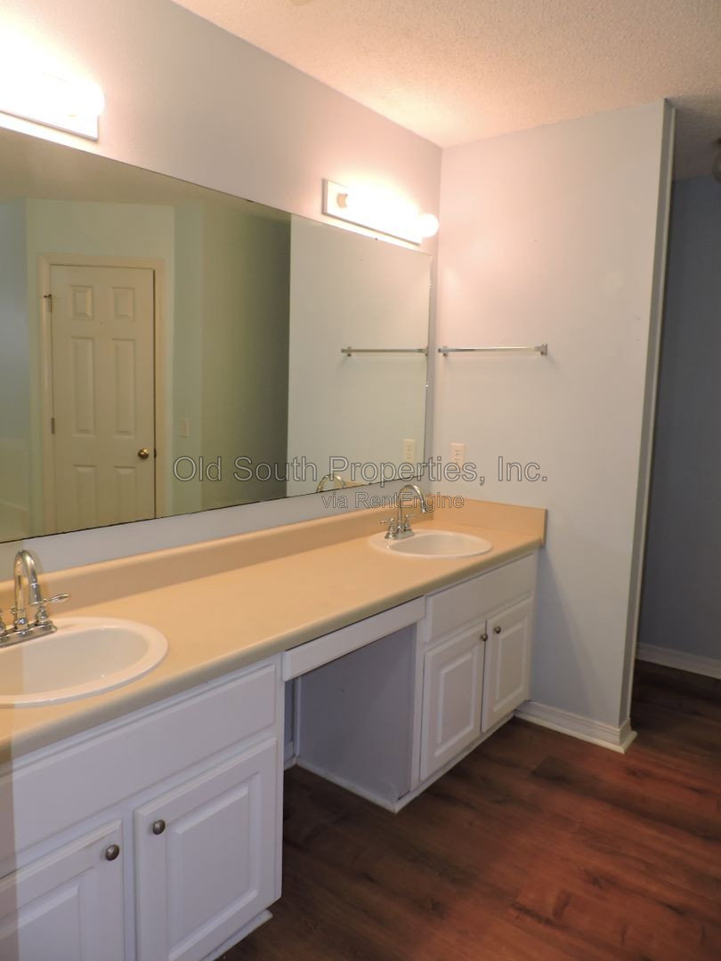 Gallery Image 13