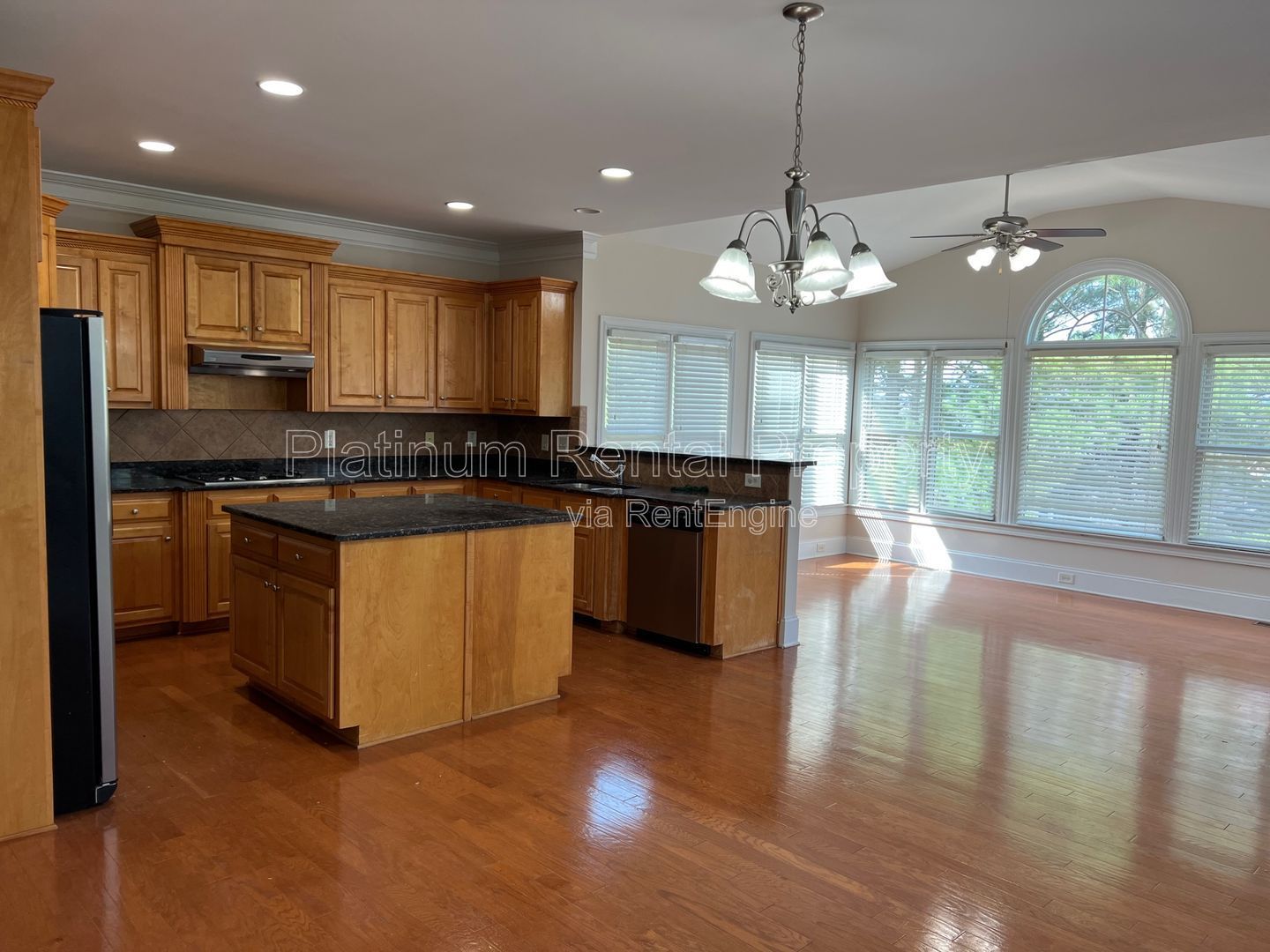 Gallery Image 13
