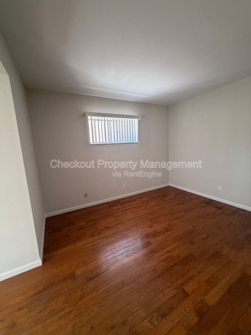 Gallery Image 18