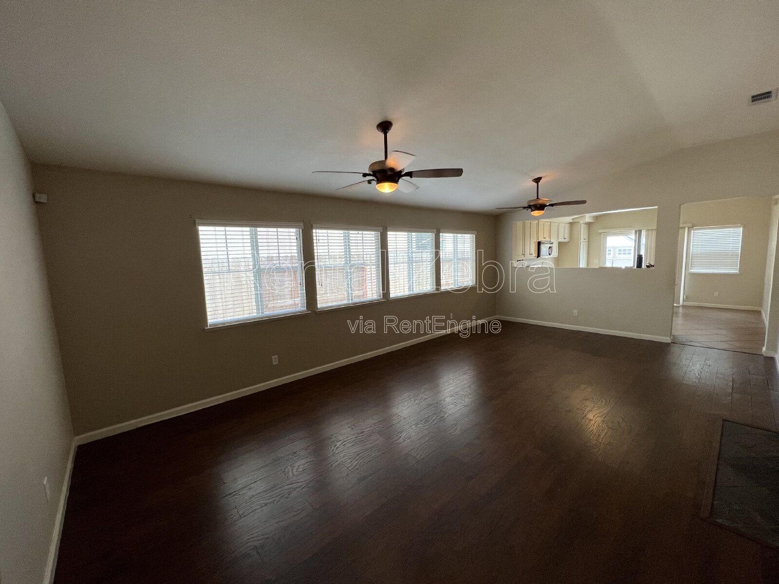 Gallery Image 0