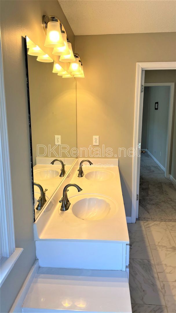 Gallery Image 39