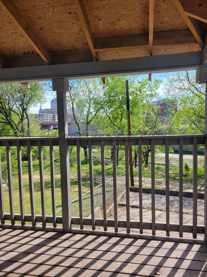 Gallery Image 18