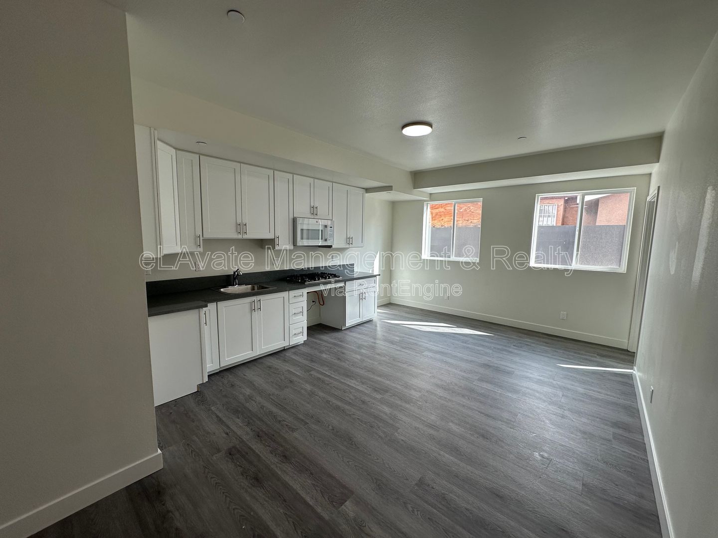 Gallery Image 0