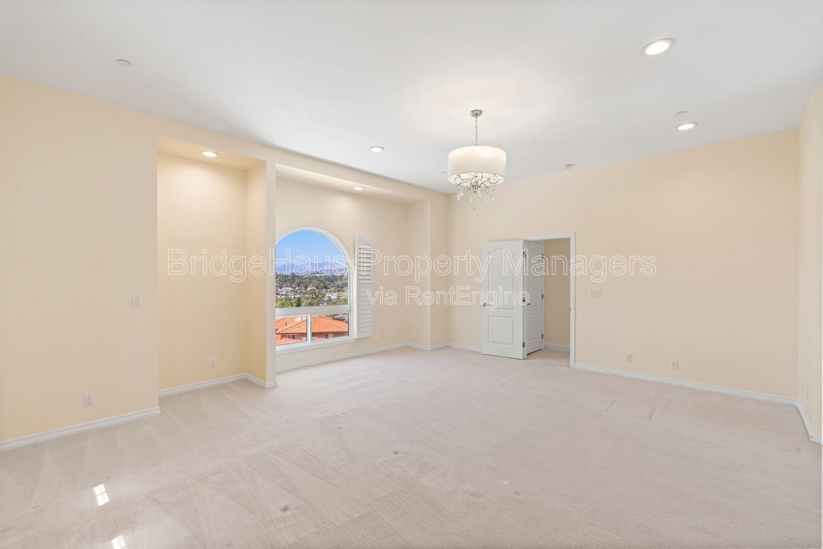 Gallery Image 37