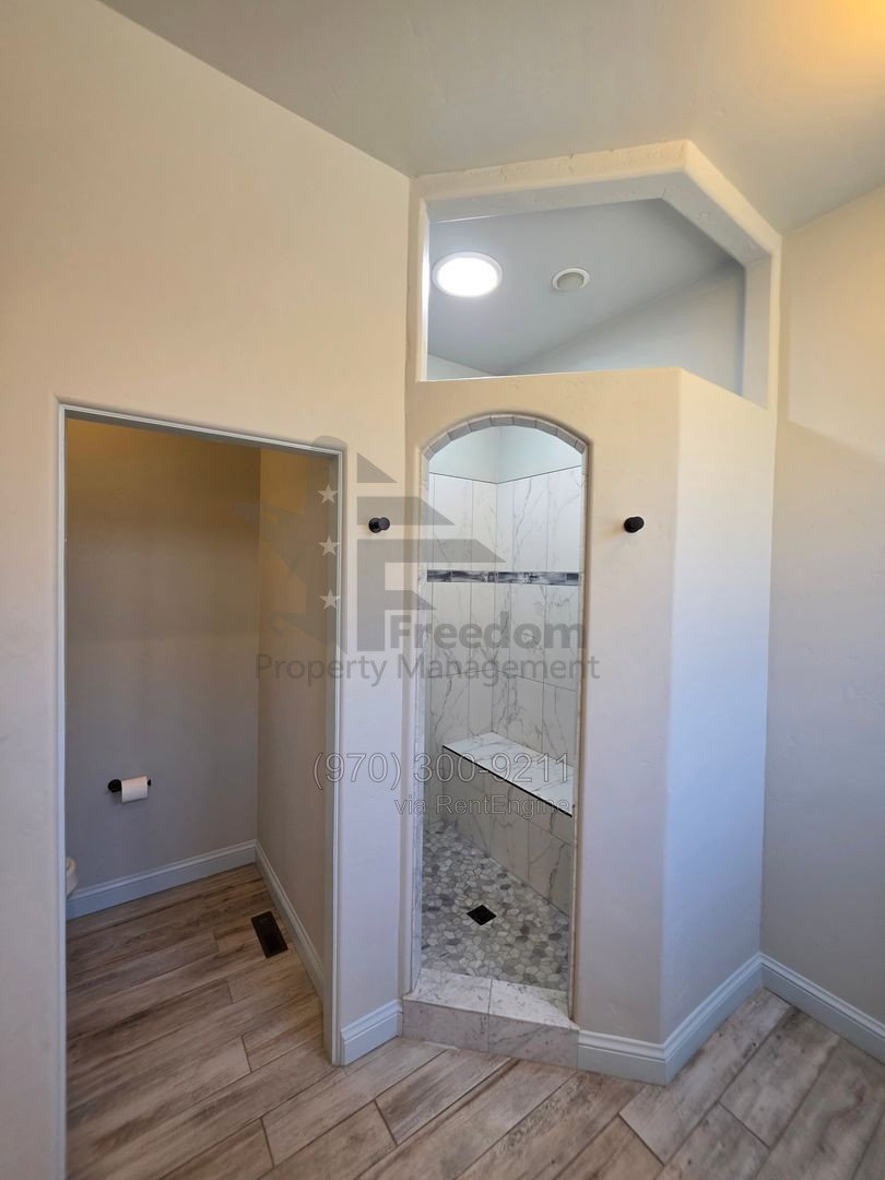 Gallery Image 13
