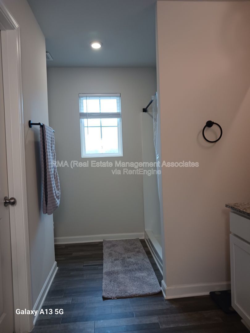 Gallery Image 17