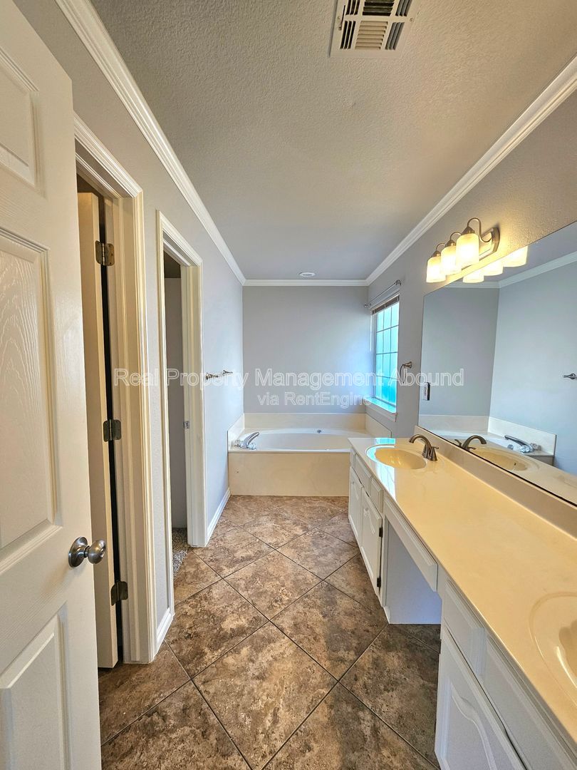 Gallery Image 19