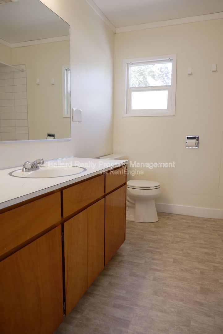 Gallery Image 16