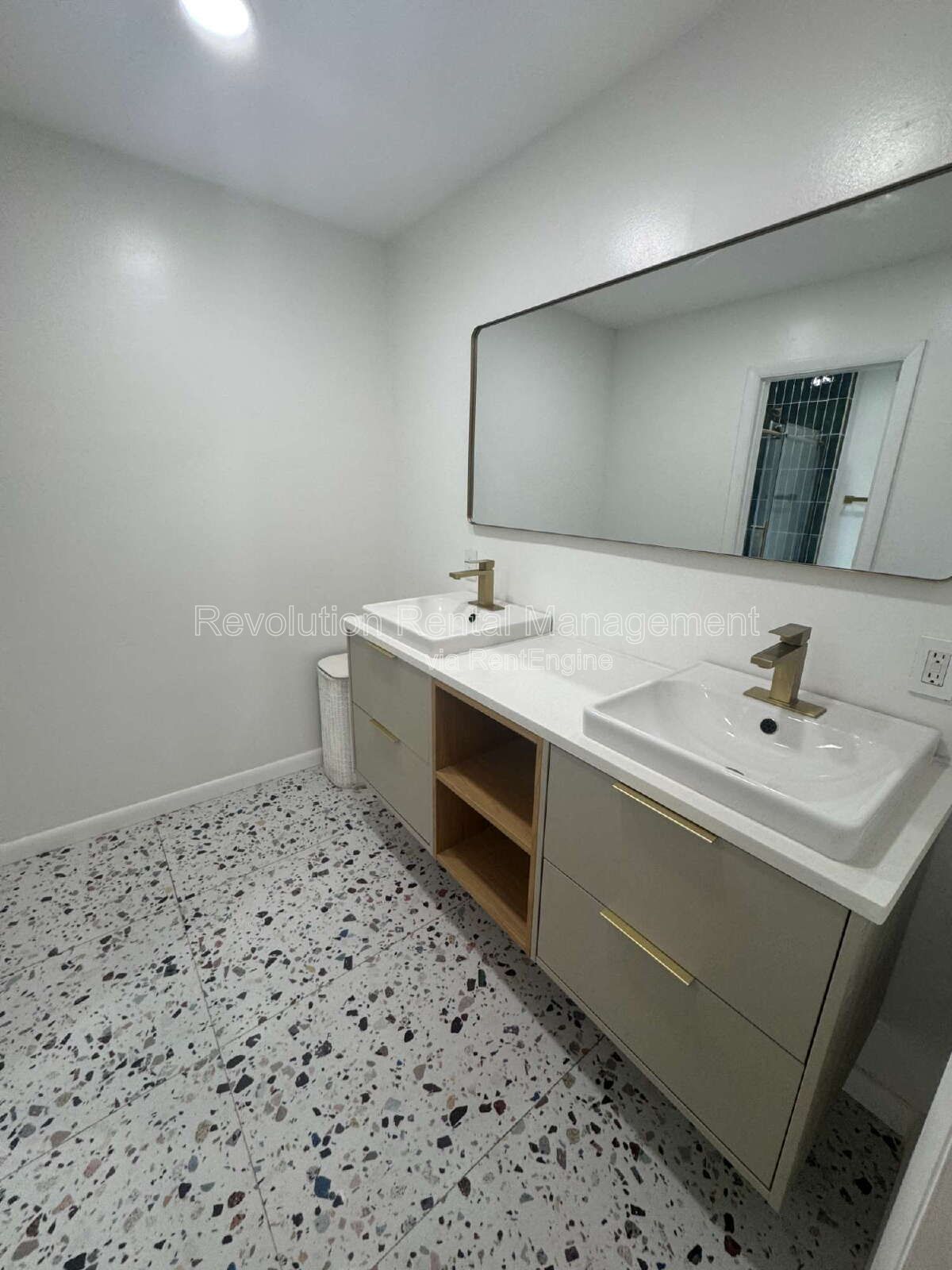 Gallery Image 14