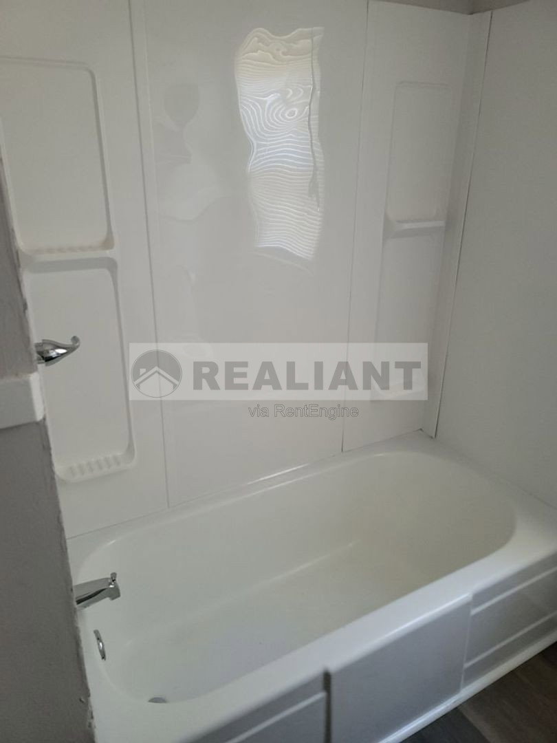 Gallery Image 16