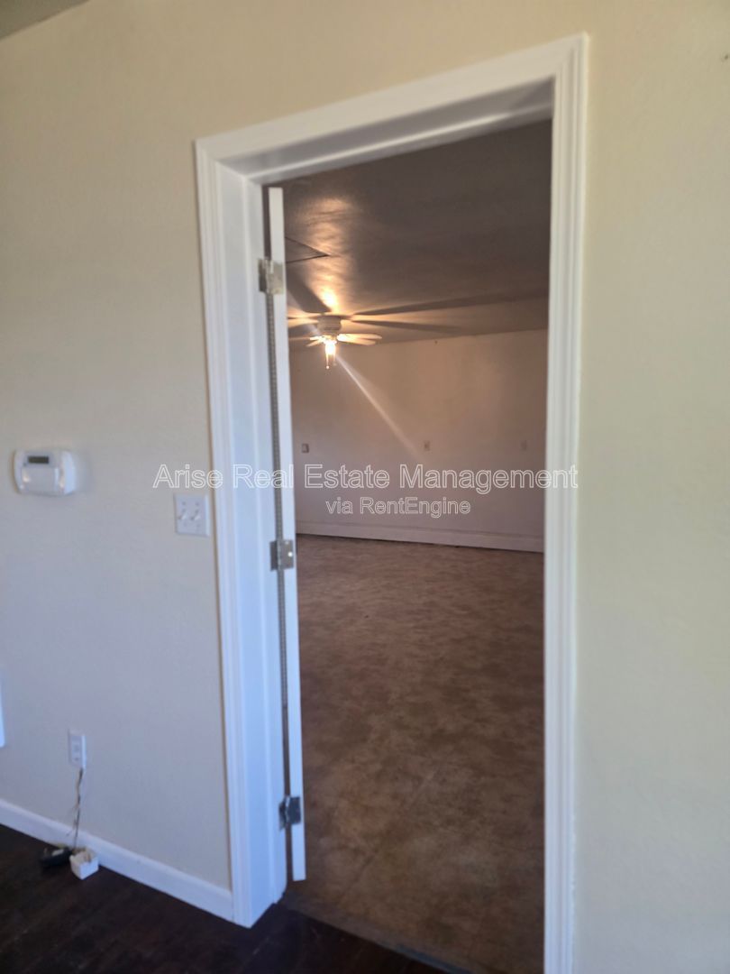 Gallery Image 13