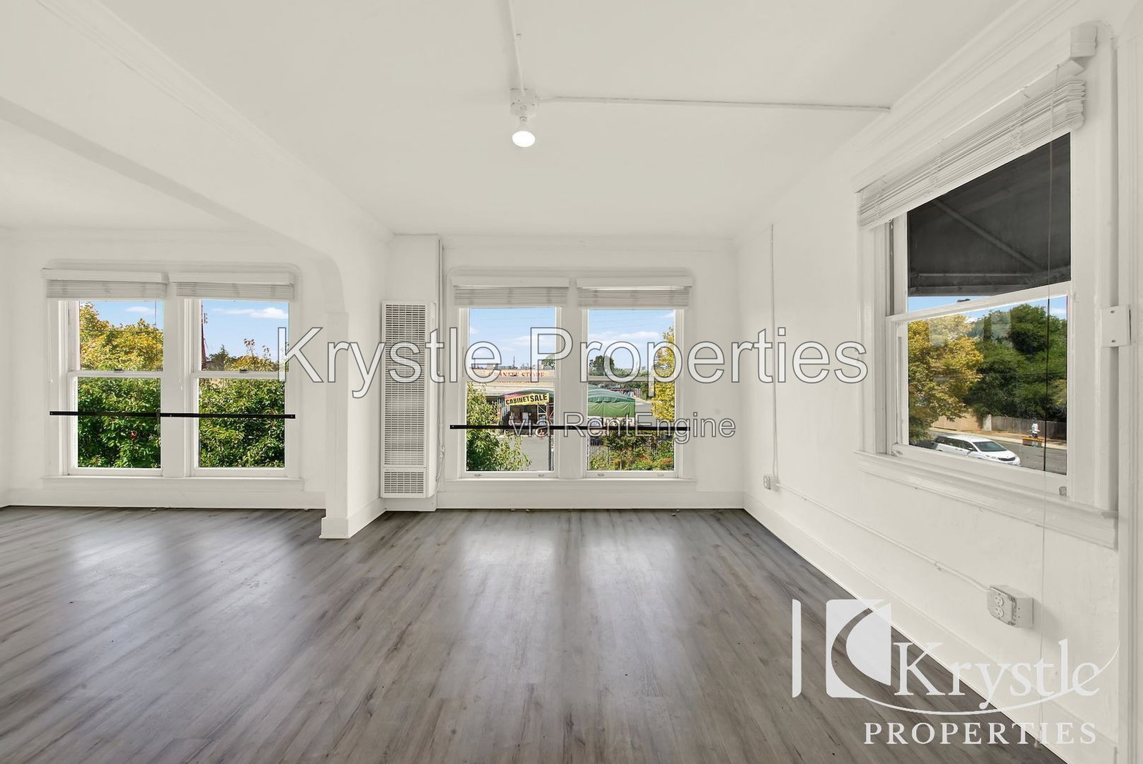 Gallery Image 0