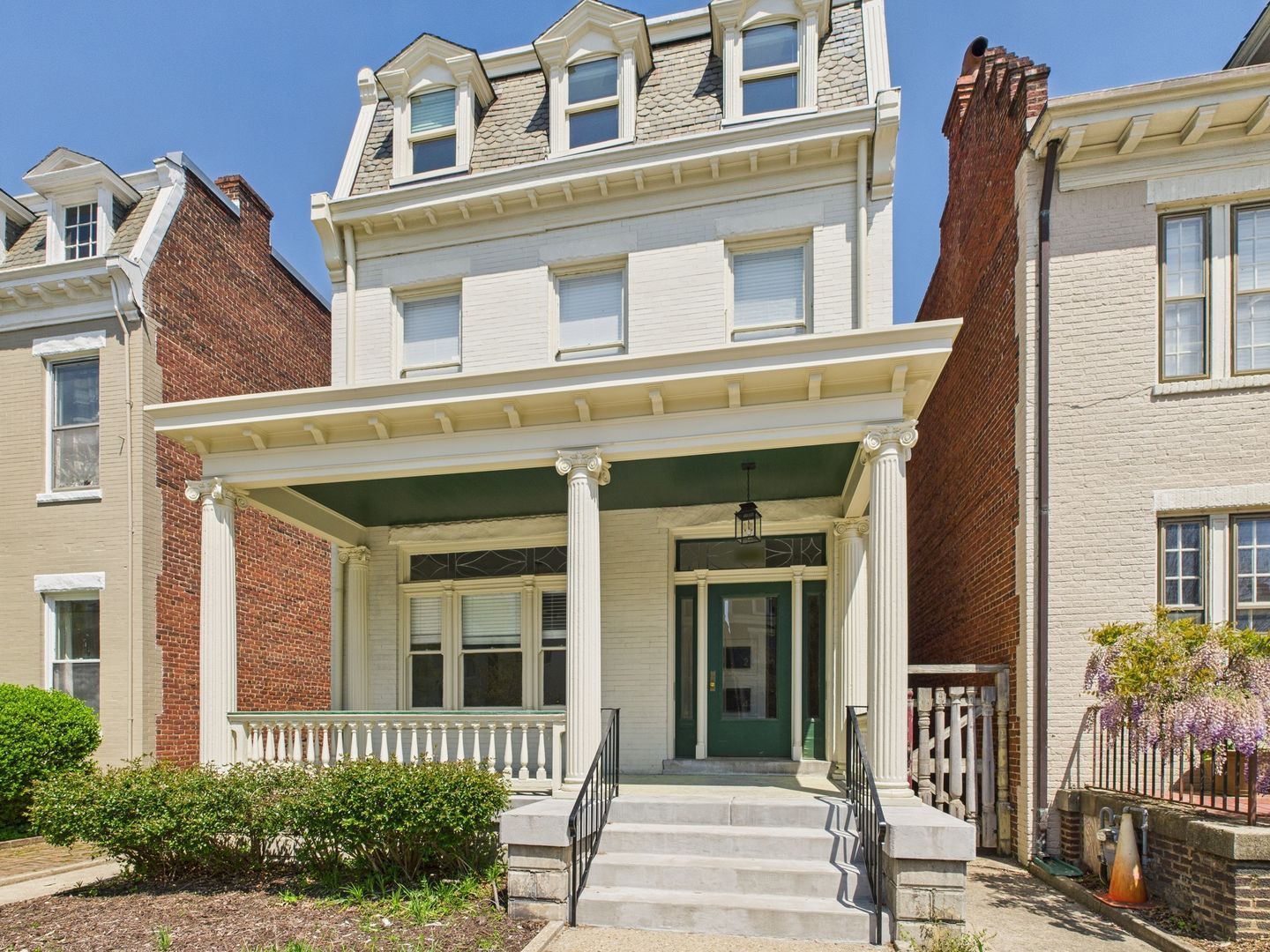 Gallery Image 0