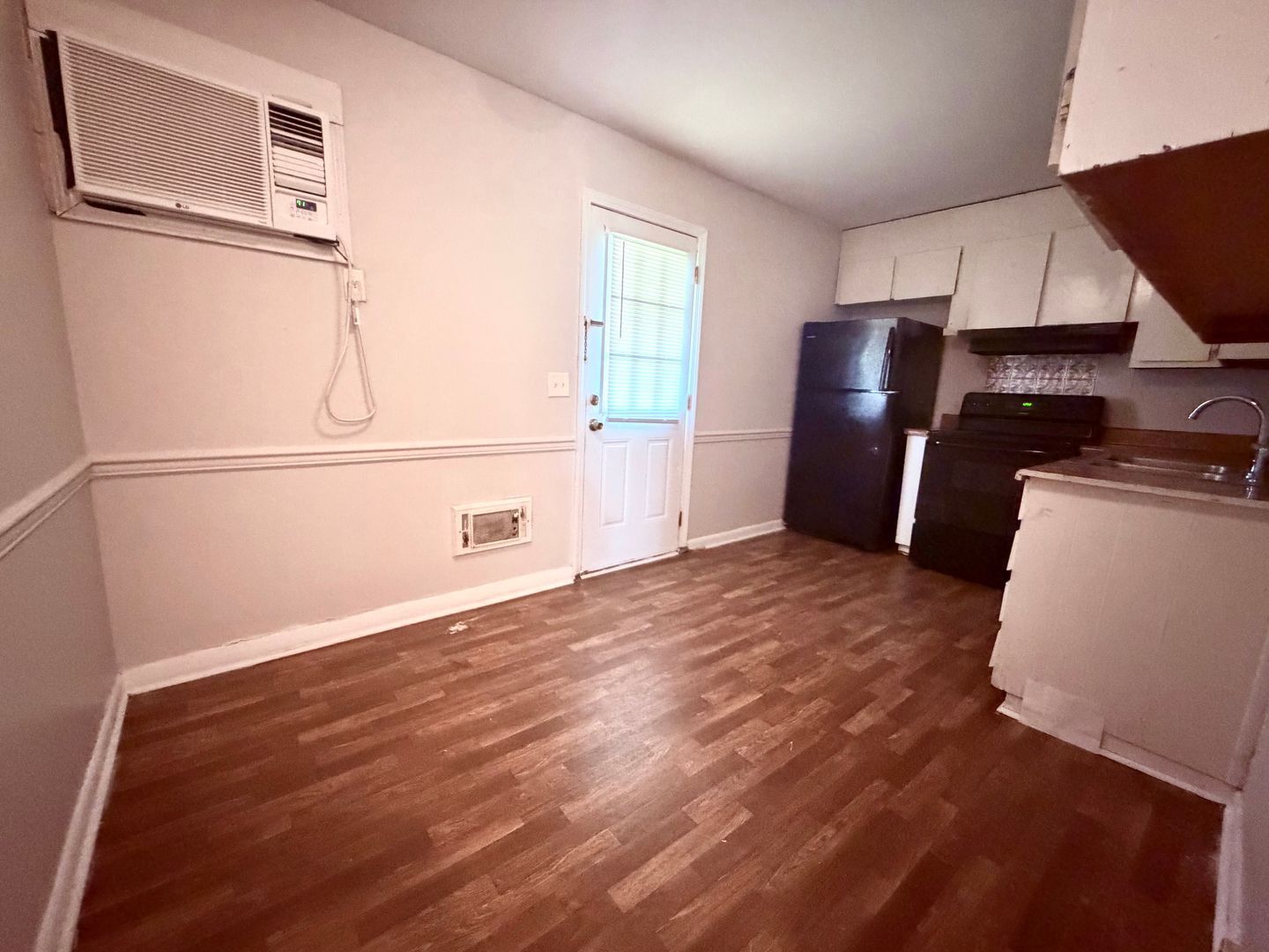 Gallery Image 0
