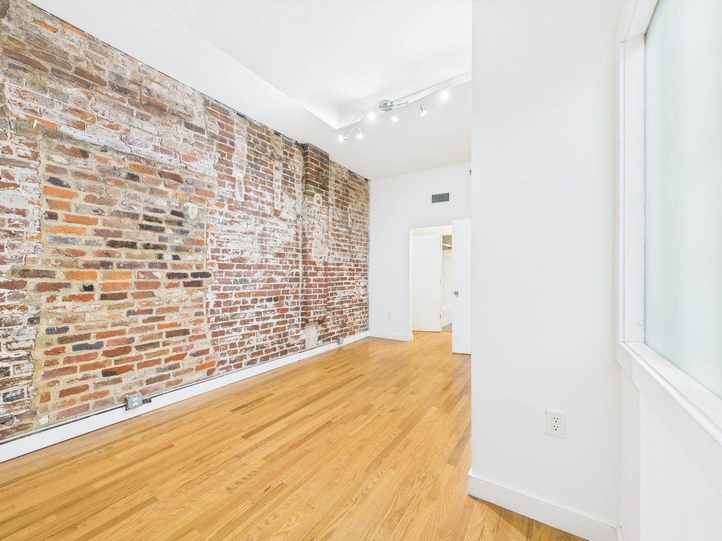 Gallery Image 16