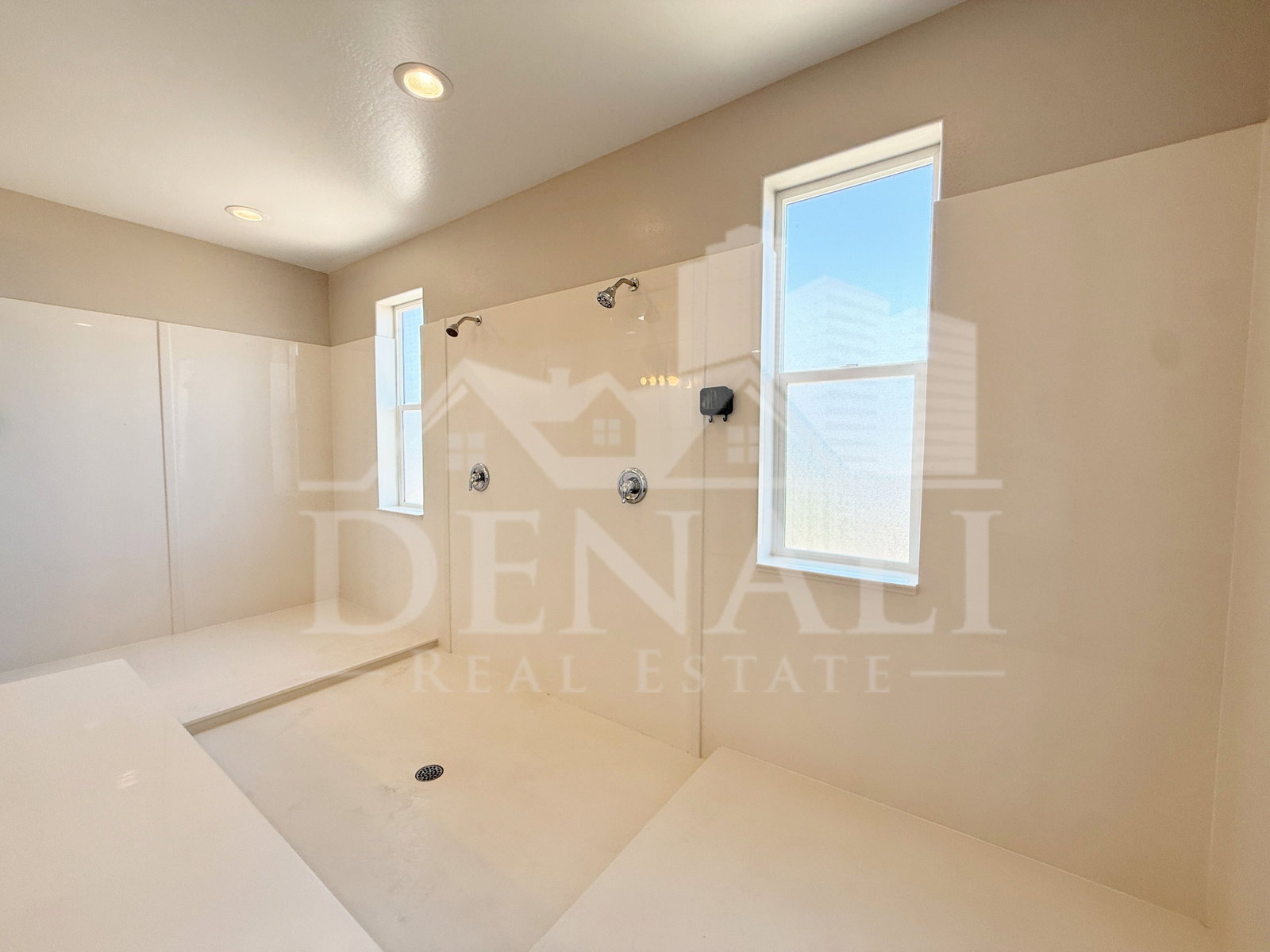Gallery Image 16