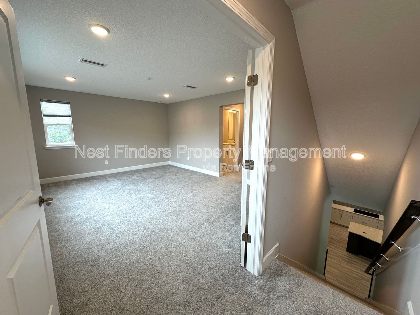 Gallery Image 64