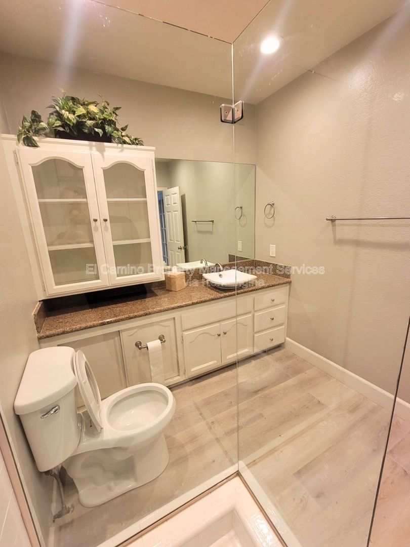 Gallery Image 33